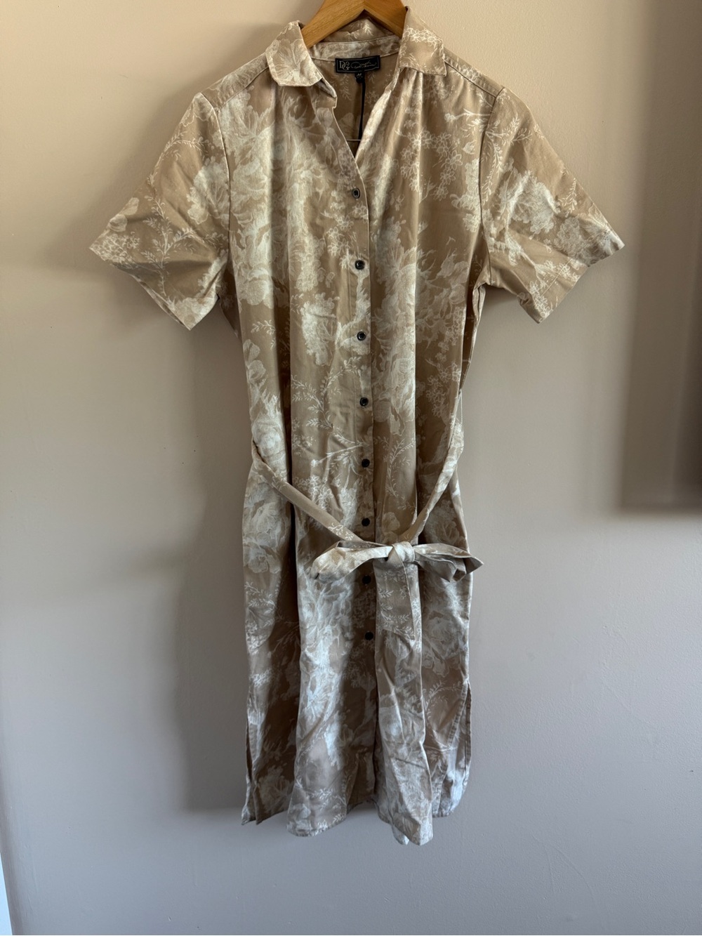 DG2 by Diane Gilman Beige Floral Short Sleeve Shirt Dress